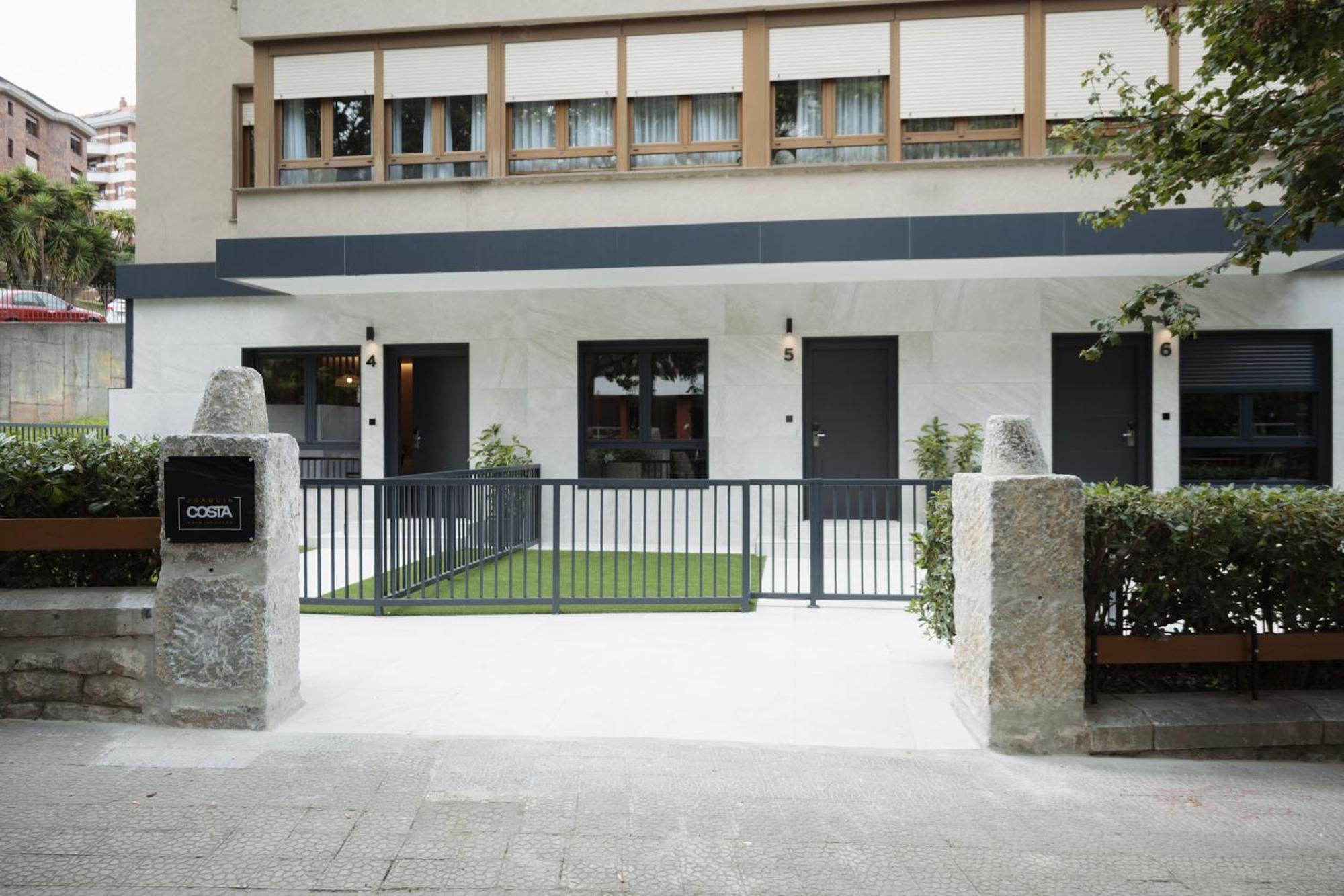 Apartamentos Joaquin Costa Santander Exterior photo